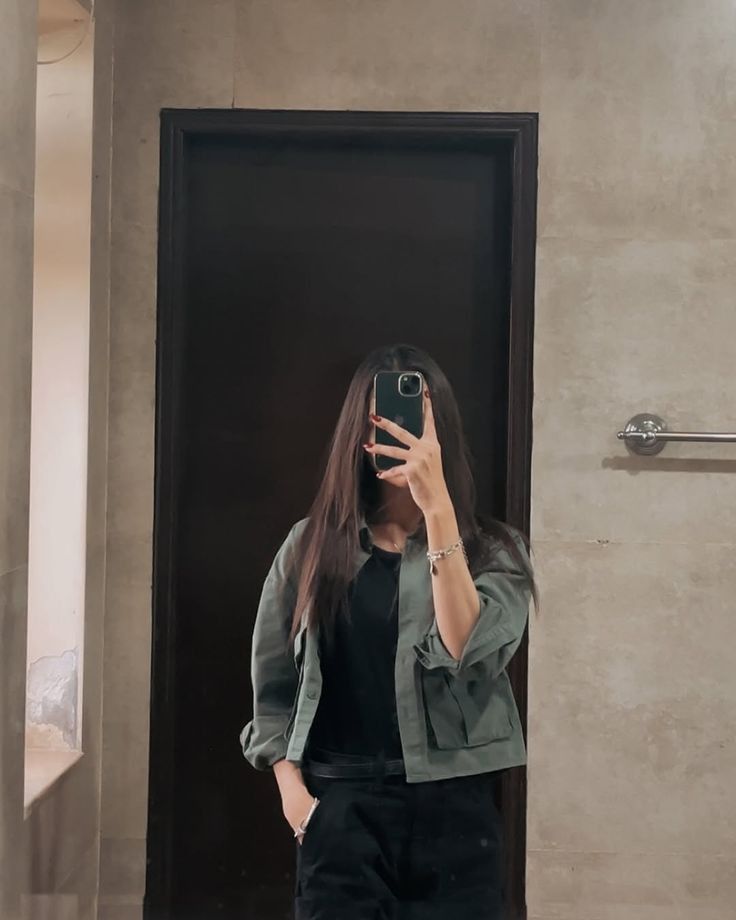 mirror selfie girl dp indian style