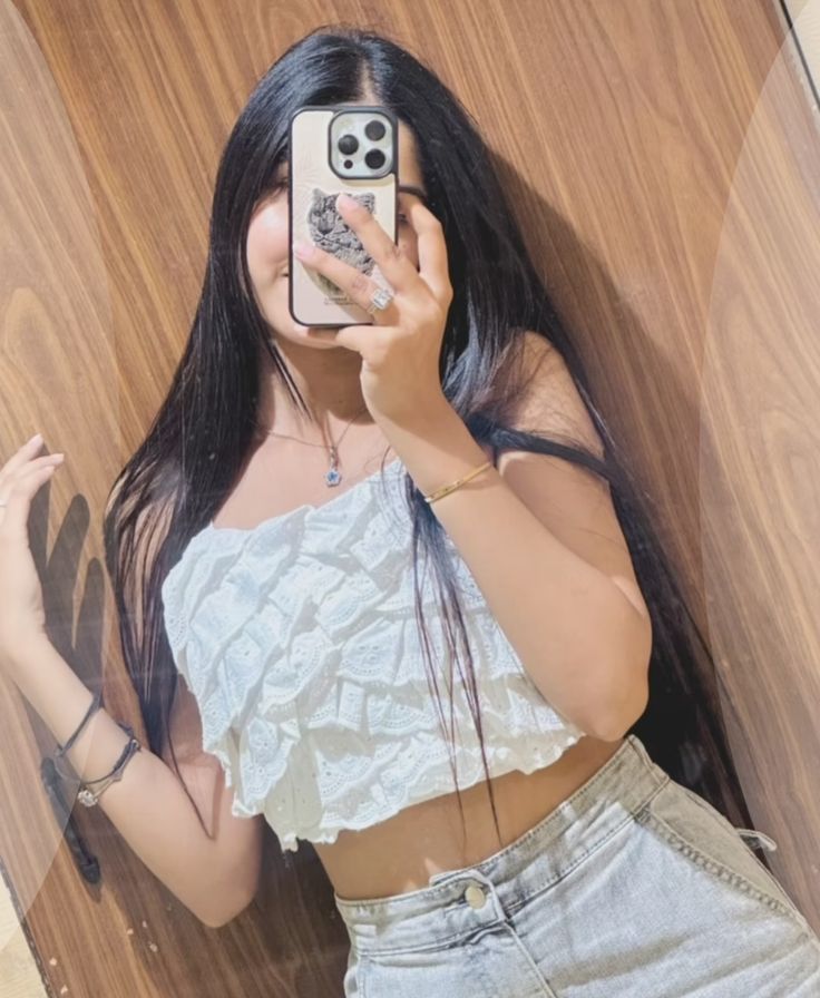 mirror selfie girl dp mirror click