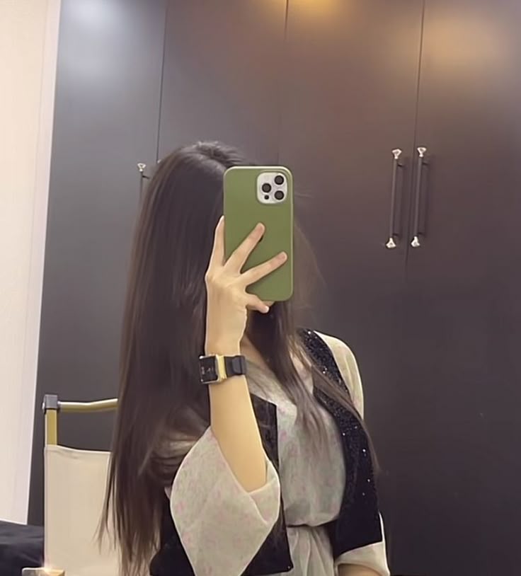 mirror selfie girl dp mirror look