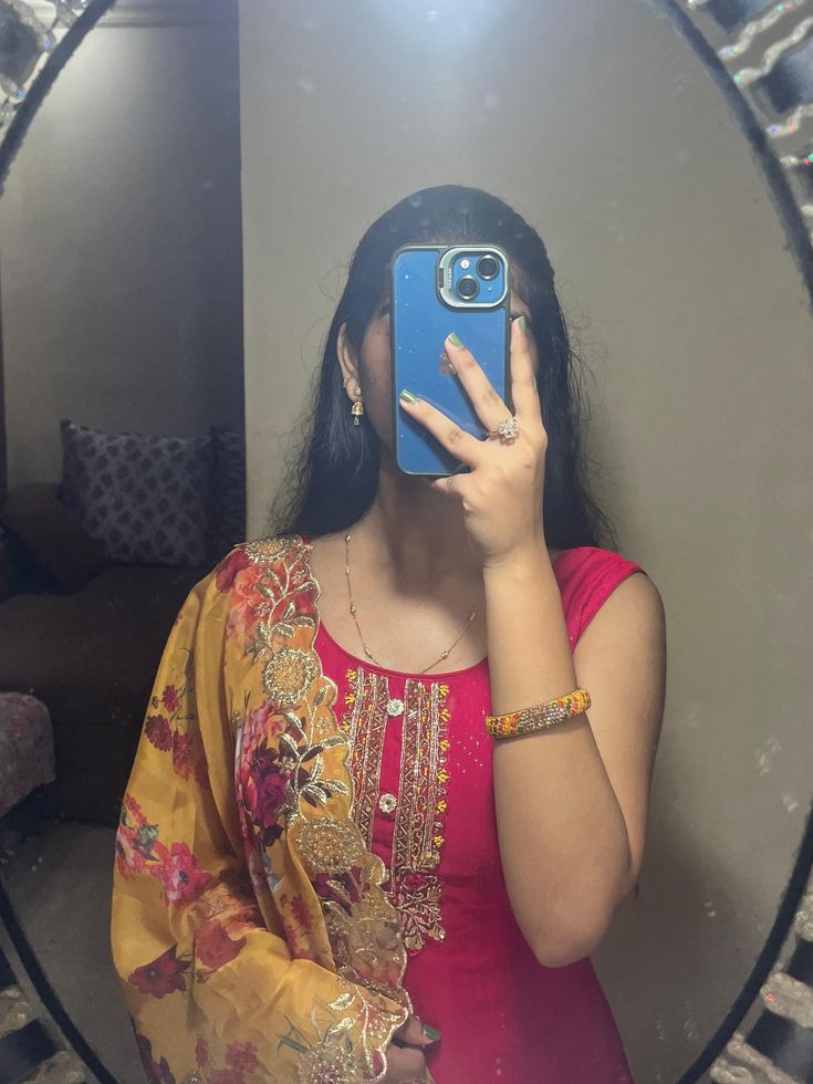mirror selfie girl dp mirror pose idea