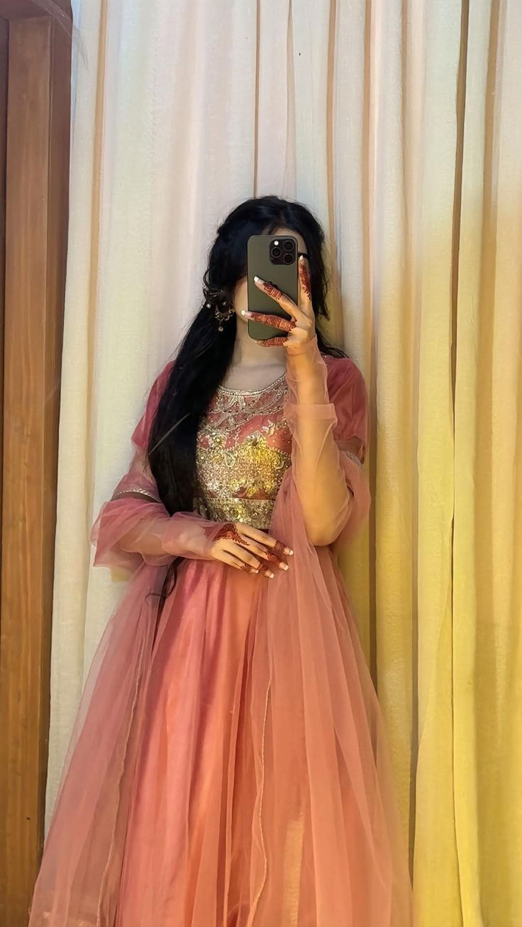 mirror selfie girl dp mirror room