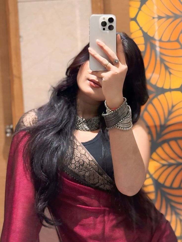 mirror selfie girl dp trending