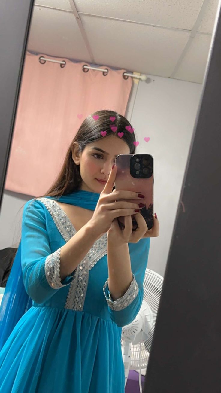 mirror selfie girl dp trending