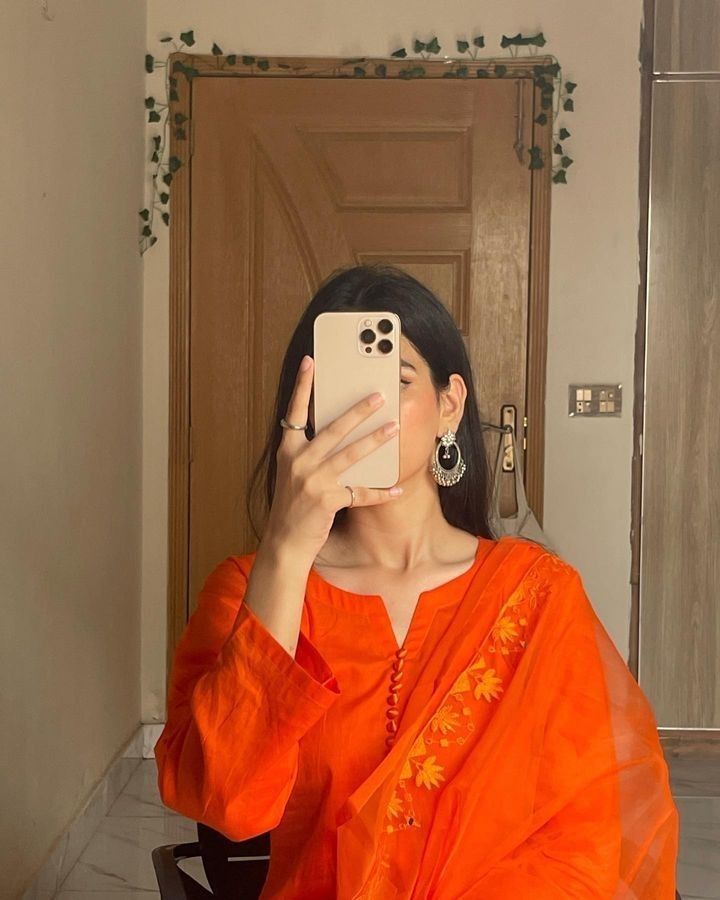 mirror selfie girl dp unique