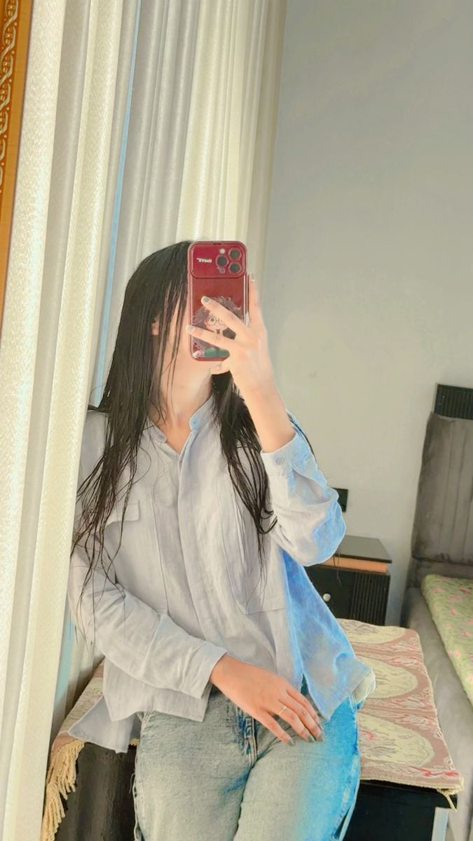 mirror selfie girl dp without face