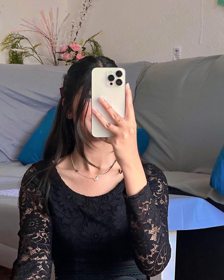 mirror selfie girl dp without showing face