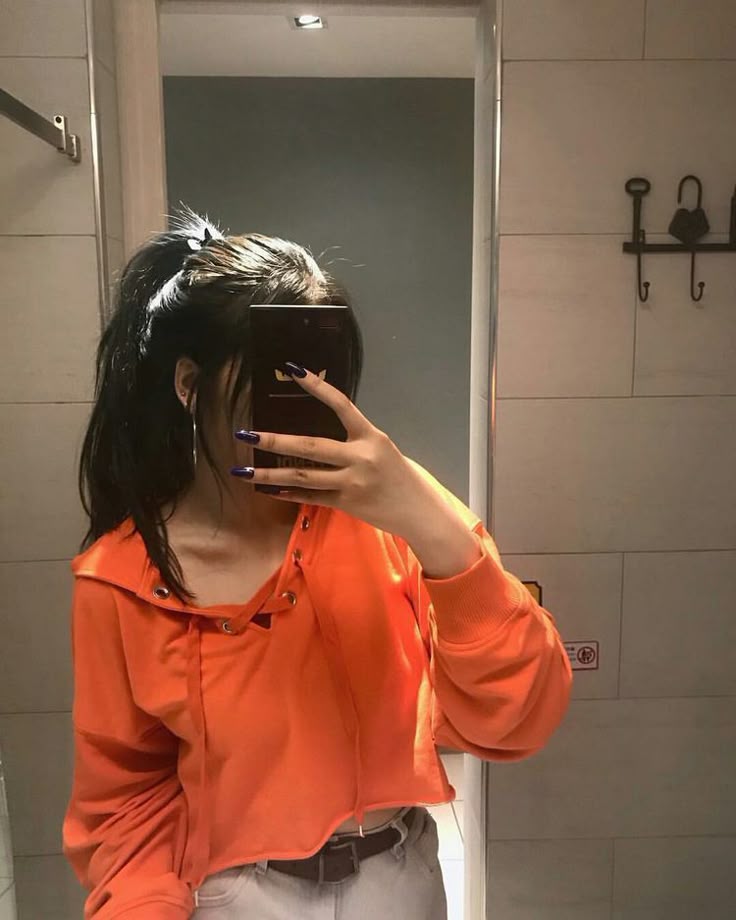 mirror selfie girl hidden face