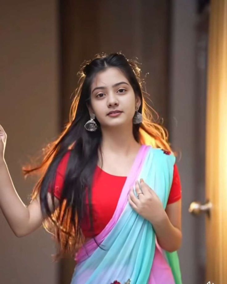 real girl pic in saree