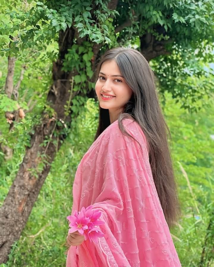 real girl pic traditional indian