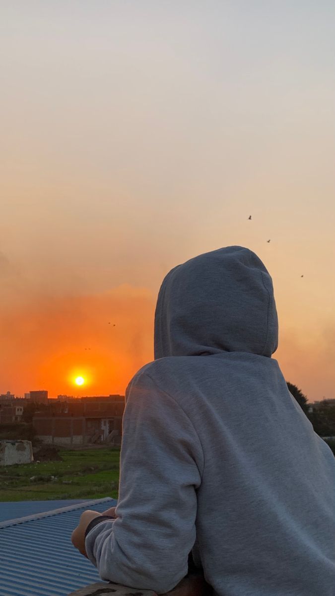 sad boy dp in rain aesthetic