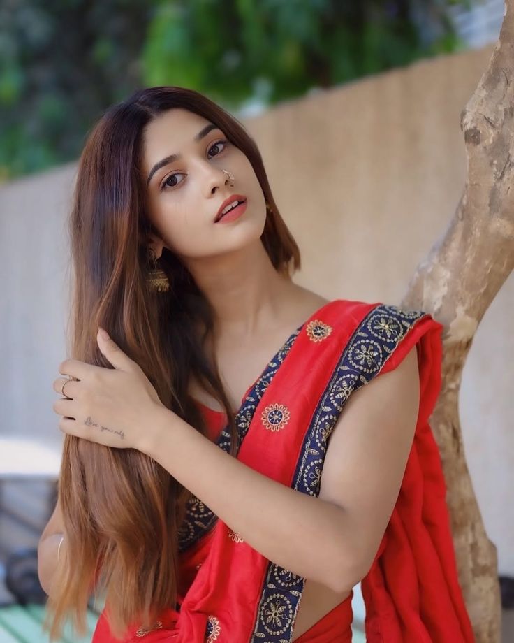 saree girl dp aesthetic vibe