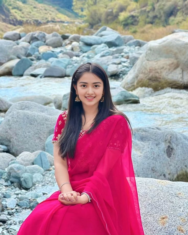 saree girl dp classy look