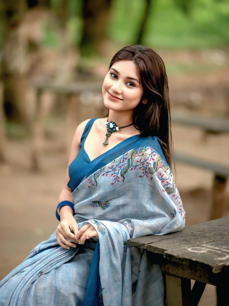 saree girl dp for instagram aesthetic