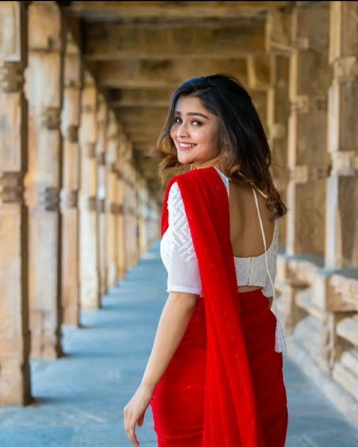 saree girl dp in black saree