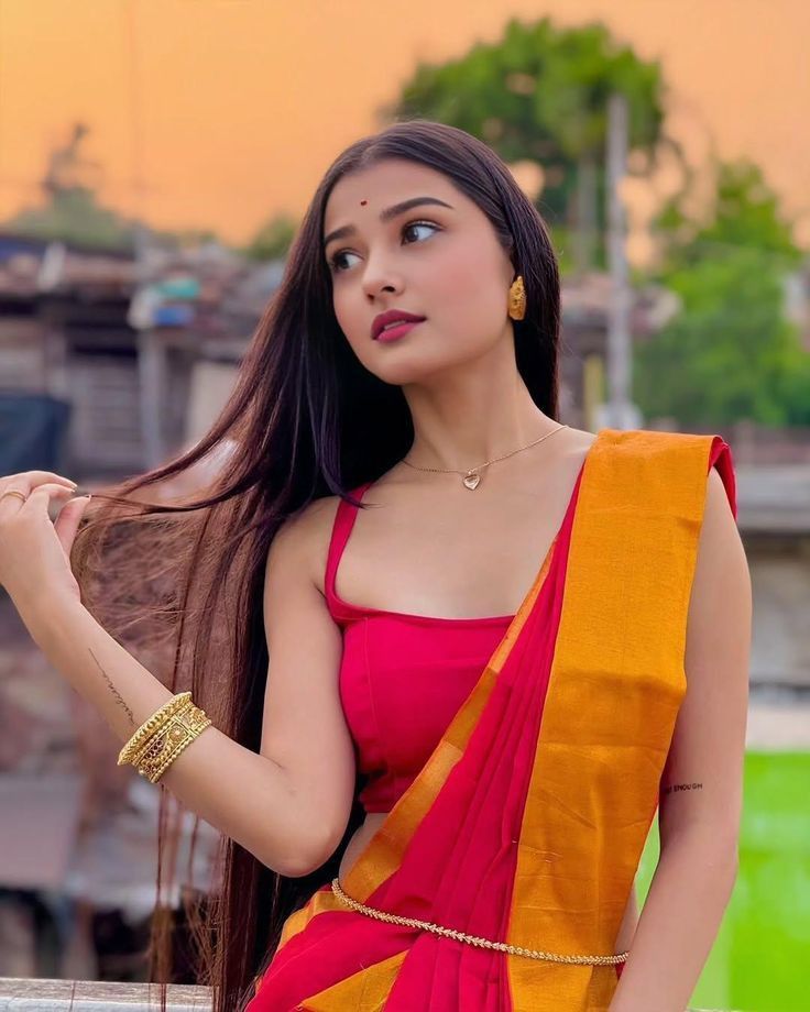 saree girl dp indian aesthetic