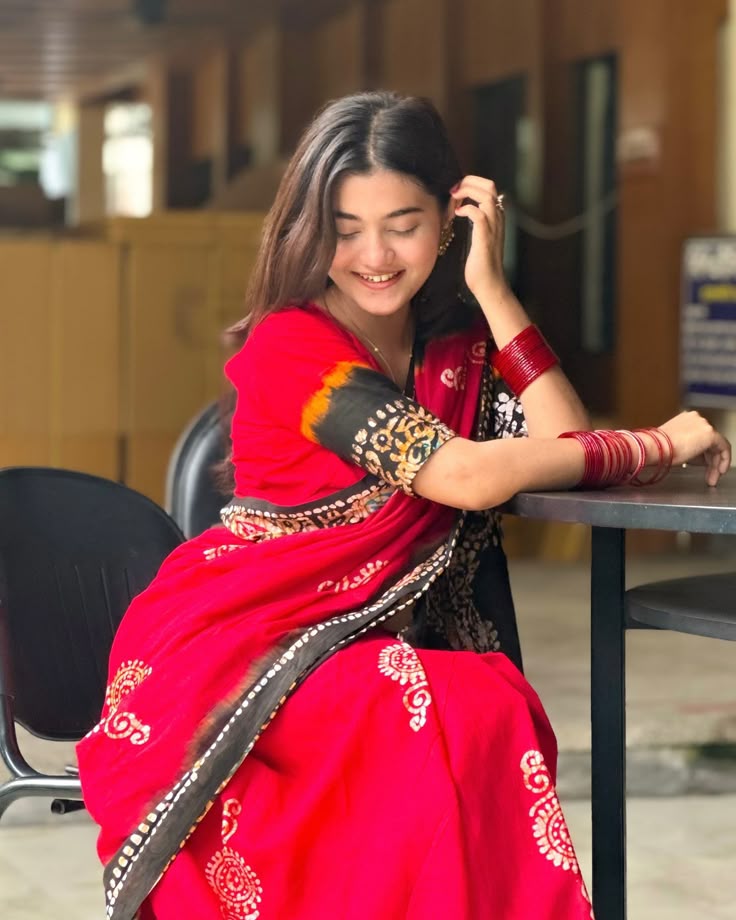 saree girl dp modern traditional mix