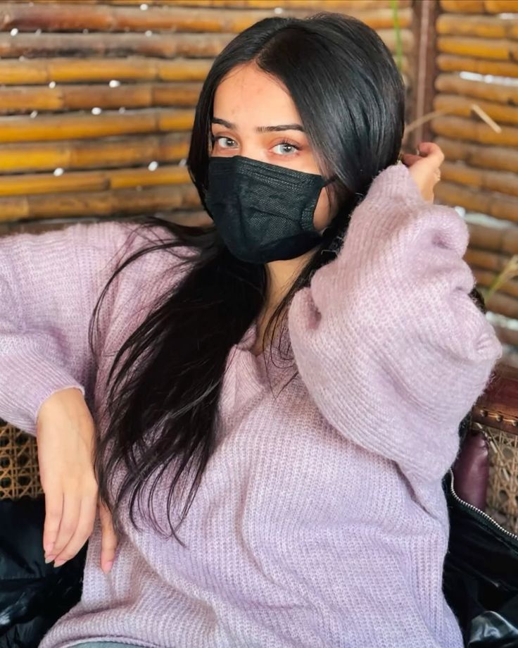 stylish mask girl pic