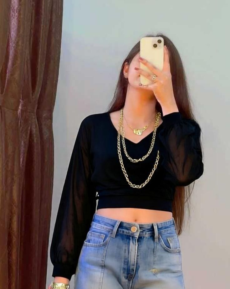 mirror selfie girl dp outfit ideas